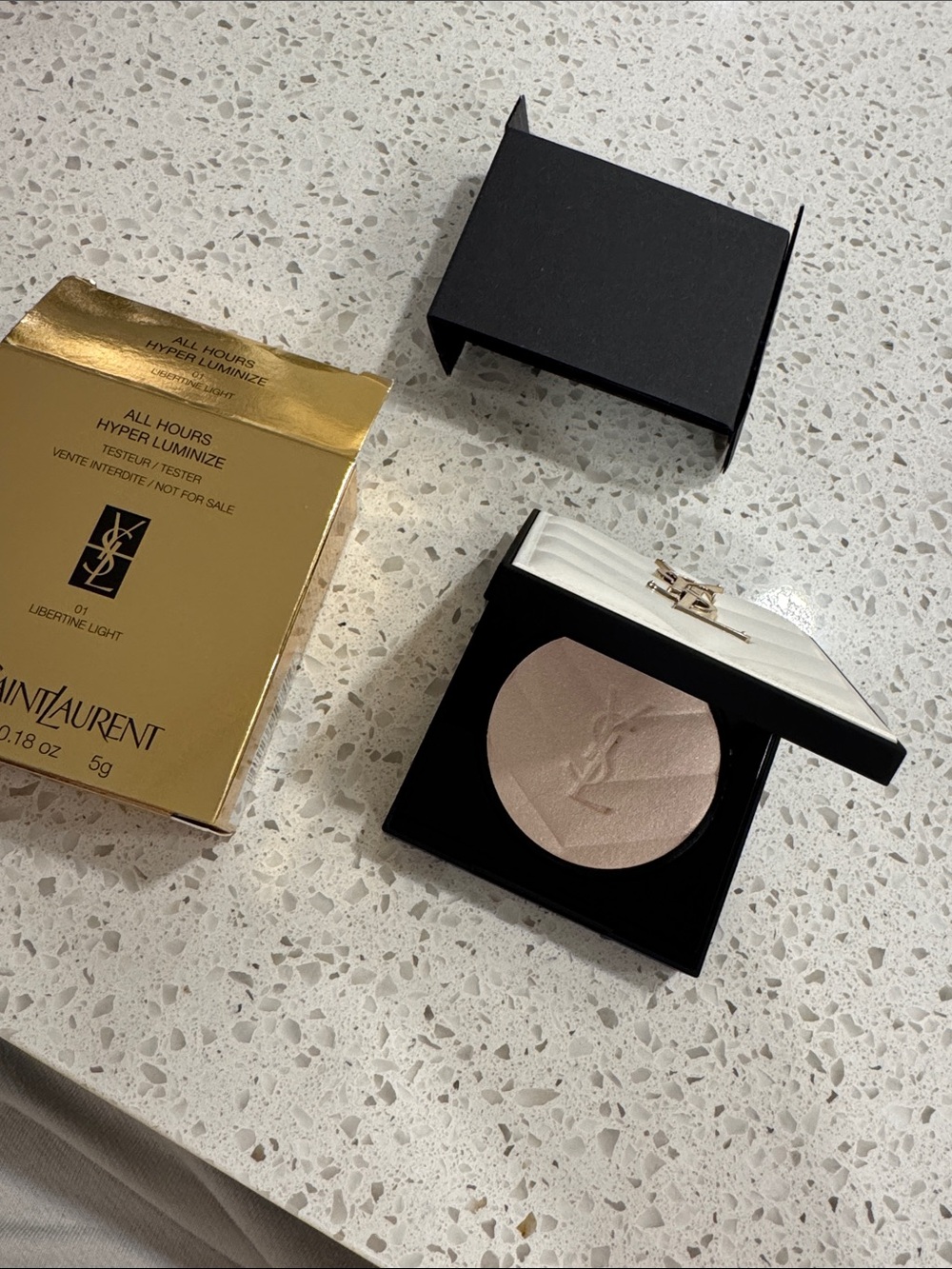 Yves Saint Laurent Champagne Highlighter Compact - Light Champagne Glow